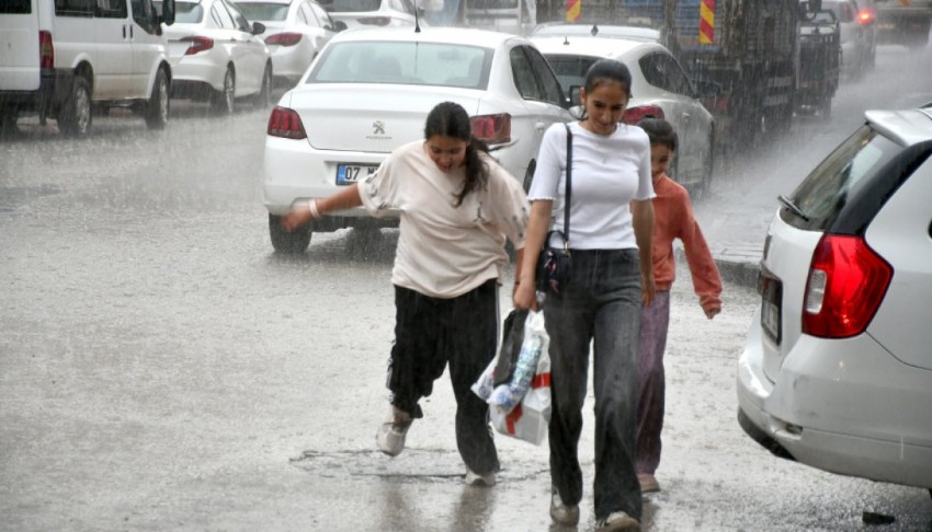 Sağanak yağmur ve fırtına geliyor: Bu bölgeler dikkat!